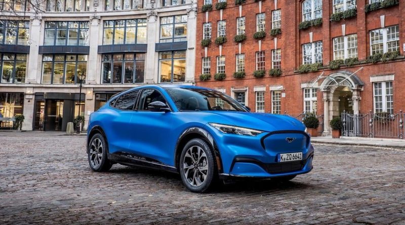 el-ford-mustang-mach-e-ya-tiene-precio-en-espana:-el-suv-electrico-llega-con-cuatro-versiones-que-parten-de-los-48.000-euros