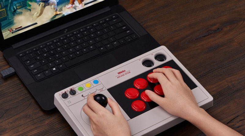 el-nuevo-arcade-stick-de-8bitdo-es-todo-un-golpe-de-nostalgia-para-jugar-en-pc-y-switch-como-en-las-recreativas-de-antano