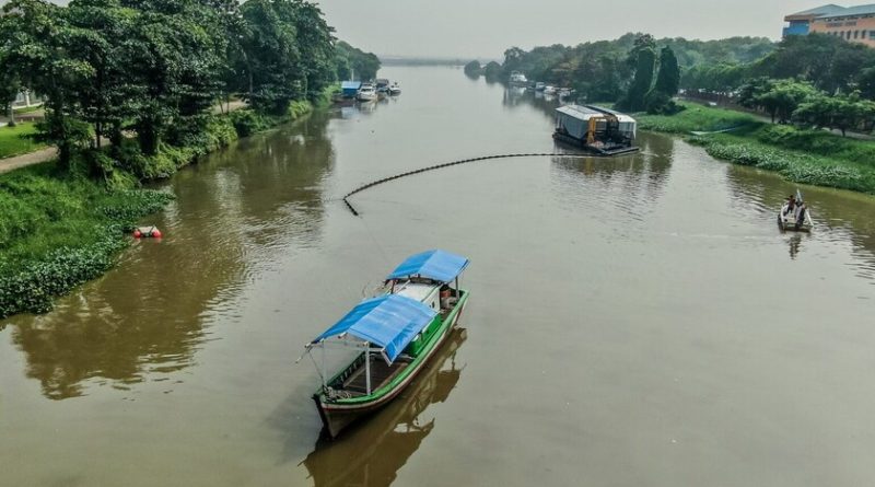 the-ocean-cleanup-comenzo-barriendo-plasticos-(y-vida-marina)-en-oceanos,-ahora-se-centran-en-filtrar-el-agua-de-los-rios