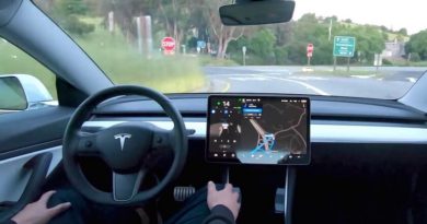 estos-videos-muestran-como-se-portan-los-tesla-con-‘full-self-driving’:-desde-decisiones-geniales-a-sustos-tremendos