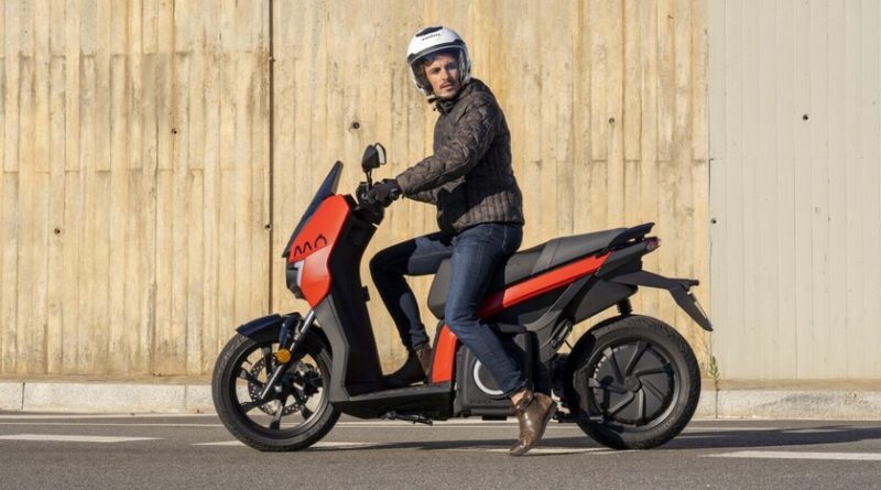 la-seat-mo-escooter-125-ya-se-puede-comprar-en-espana:-precio-y-disponibilidad-oficiales