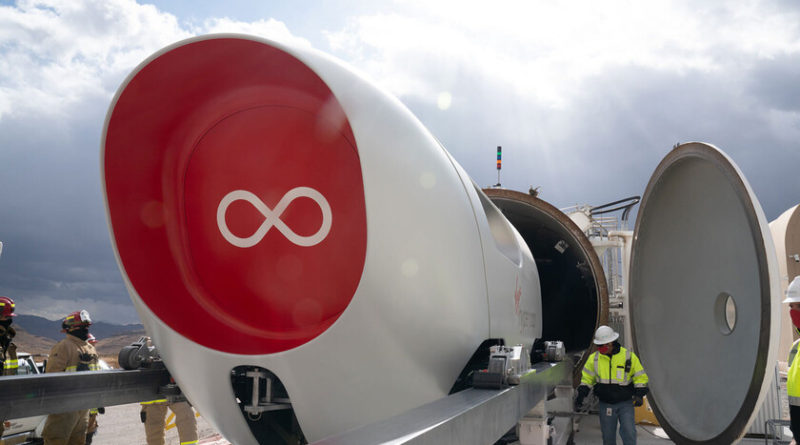 hyperloop-virgin-realiza-con-exito-su-primer-viaje-con-pasajeros:-un-importante-paso-en-el-desarrollo-del-“transporte-del-futuro”