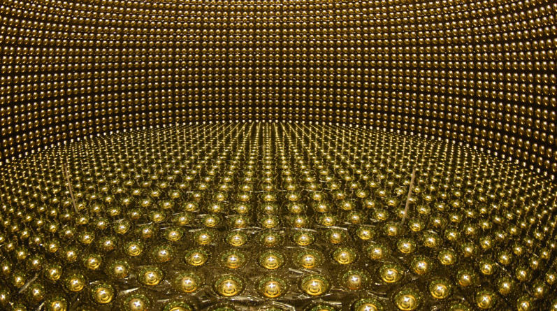 50.000-toneladas-de-agua-y-el-tamano-de-un-edificio-de-15-plantas:-asi-es-el-super-kamiokande,-el-super-observatorio-de-neutrinos