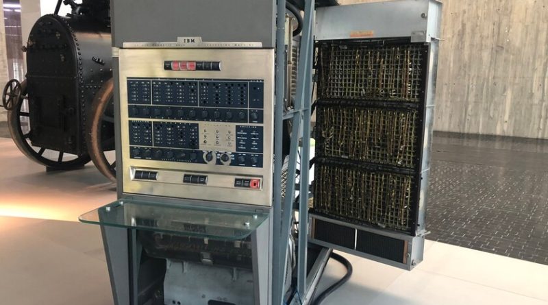 este-es-el-primer-ordenador-que-llego-a-espana:-un-ibm-650-con-una-memoria-de-1-kb-y-que-costo-1,9-millones-de-euros-actuales