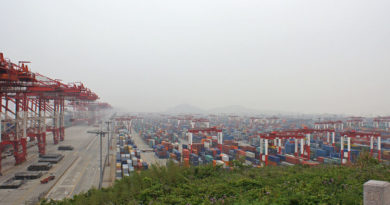 el-impresionante-puerto-de-shanghai-que,-ano-tras-ano,-sigue-batiendo-su-propio-record-de-capacidad