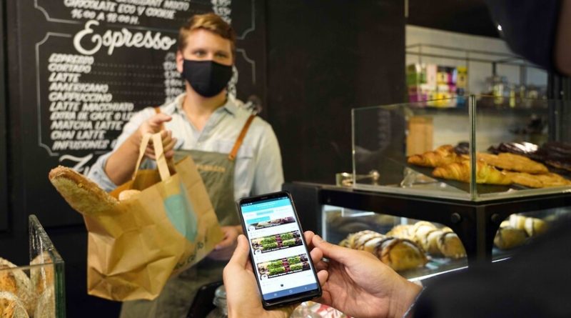 too-good-to-go,-la-app-que-vende-la-comida-sobrante-de-supermercados-y-restaurantes-tres-veces-mas-barata-y-en-packs-sorpresa