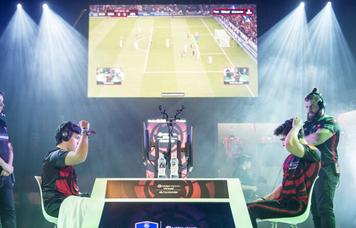 que-van-a-hacer-la-liga-y-la-acb-para-ganar-a-los-adolescentes-frente-a-los-esports