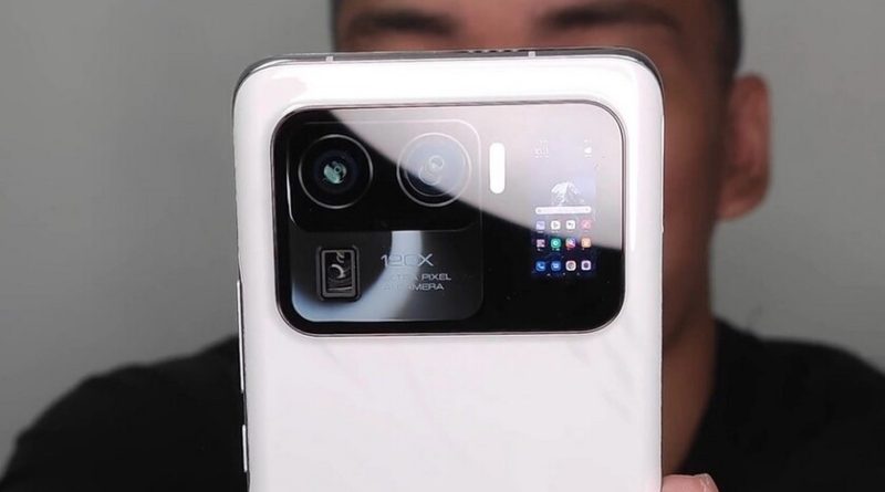 el-xiaomi-mi-11-ultra-presume-de-una-sorprendente-minipantalla-trasera-para-selfies-en-una-nueva-filtracion-en-video